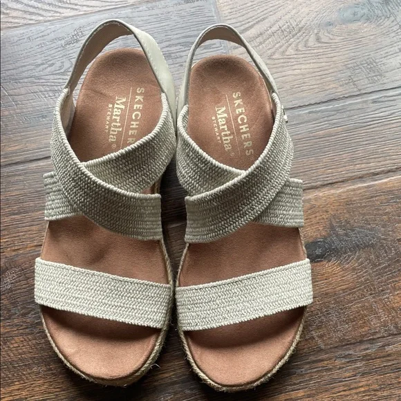 Skechers Women's Cream Sandals - Picture 1 of 5
